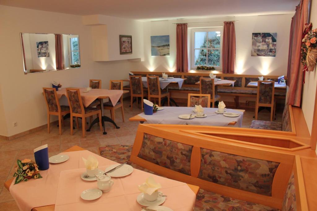 Pension Demmel, Bed & Breakfast Bruckmuhl Exterior photo